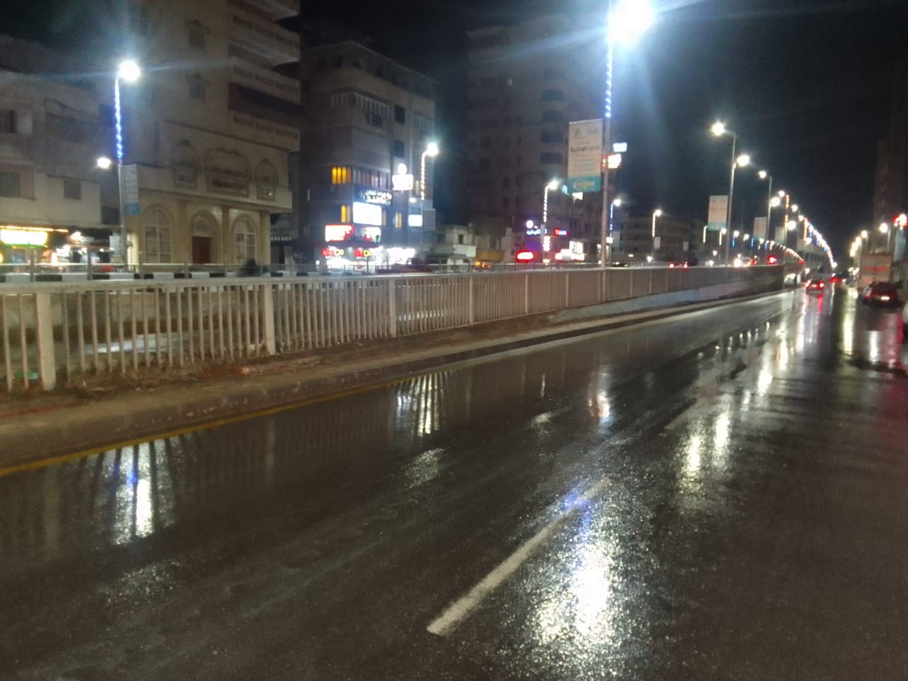 شوارع دمياط تستقبل امطار غزيرة منذ قليل