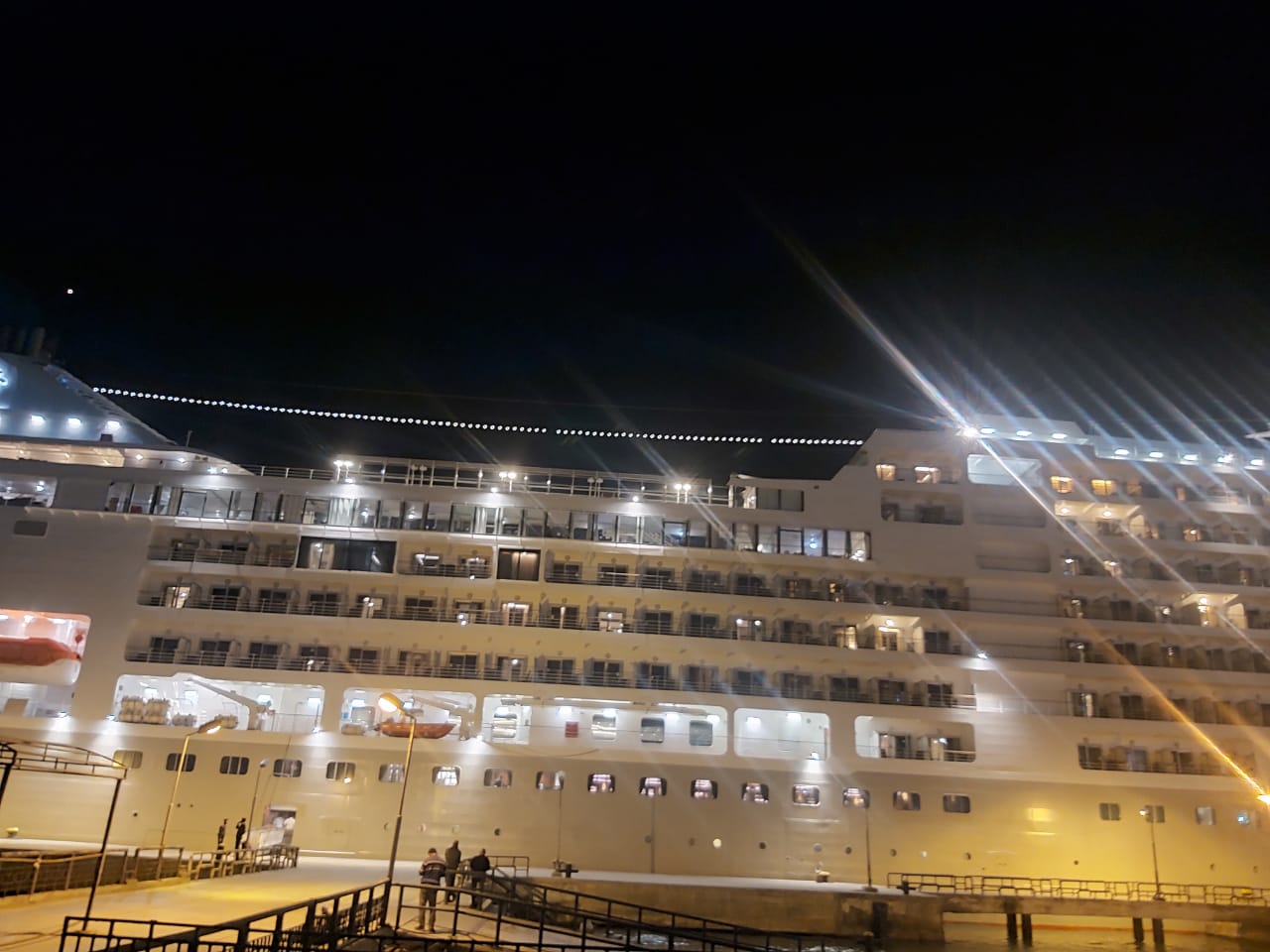 ميناء بورسعيد السياحي يستقبل أحدث وأكبر سفن عائلة سيلفر سي (2)