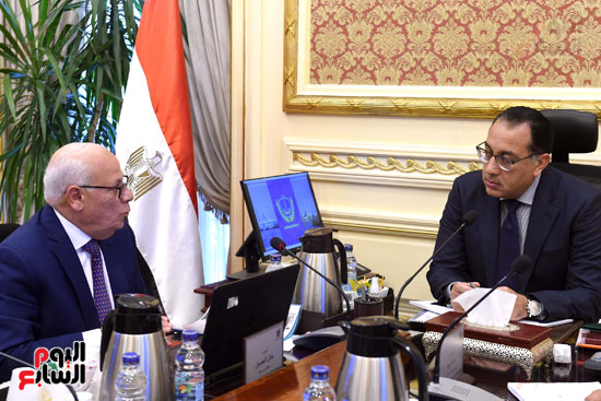 رئيس الوزراء يتابع الموقف التنفيذى لعدد من المشروعات بمحافظة بورسعيد (4)