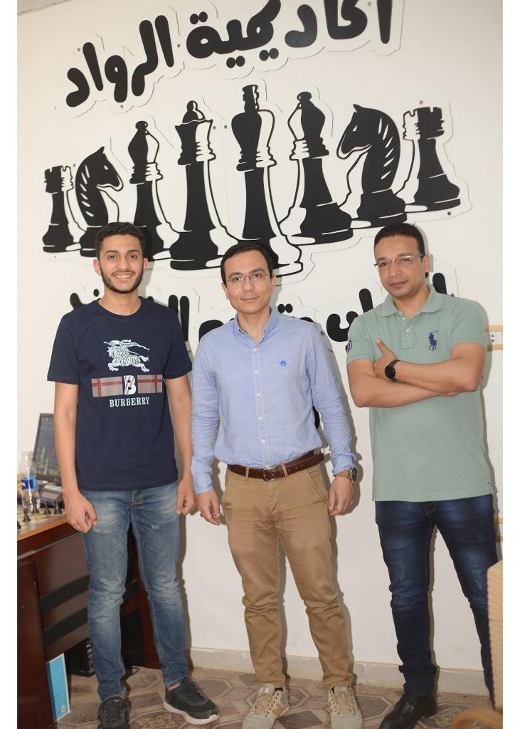 عبد الرحمن خلاف الطالب الفائز بالمركز الأول في مونديال جامعة طنطا للشطرنج (5)
