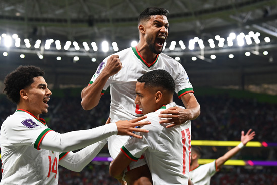 المنتخب المغربي يحتفل بالفوز