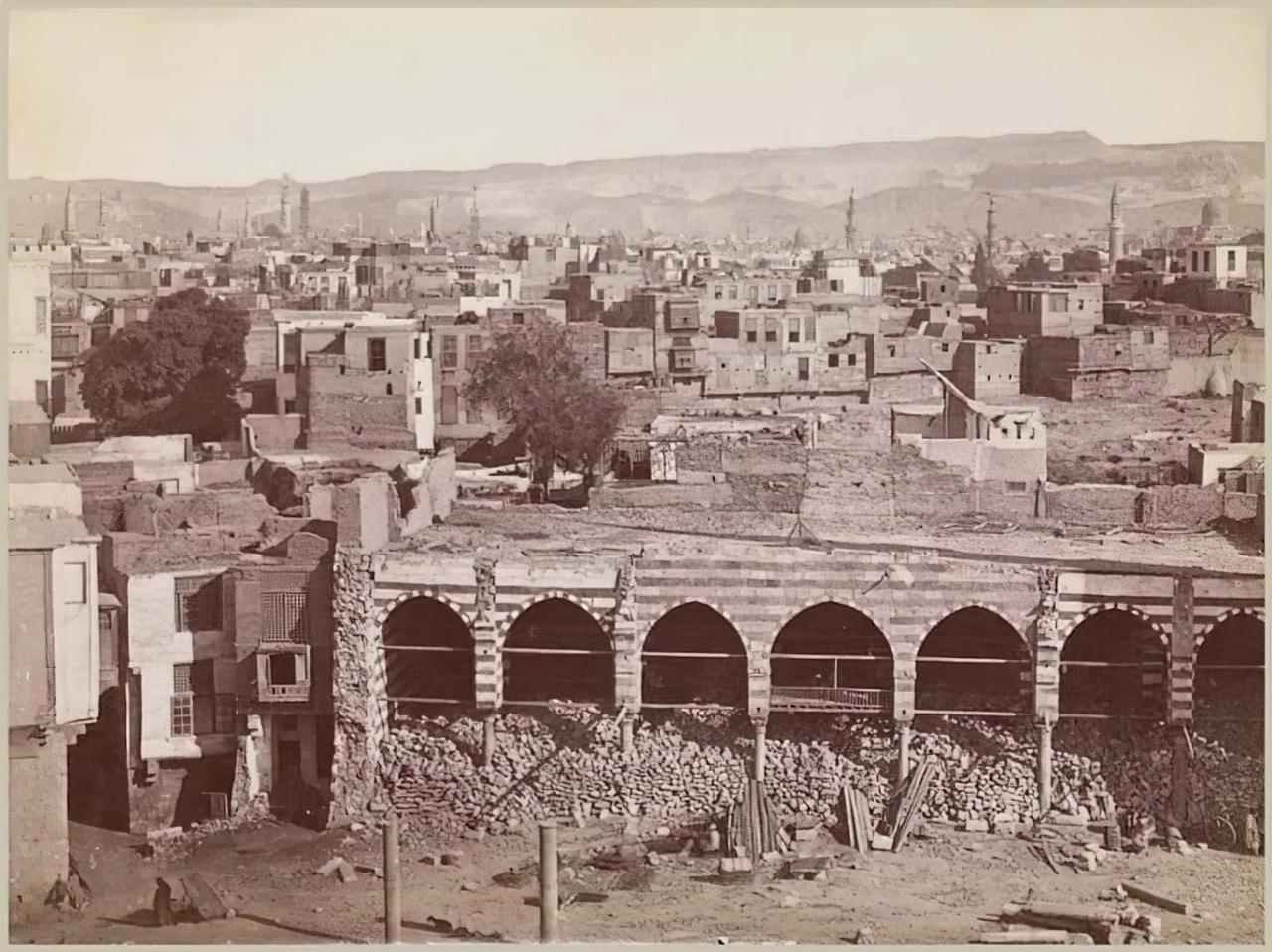 صورة نادرة لجامع ومكتبة أزبك بن ططخ - ١٨٦٠
