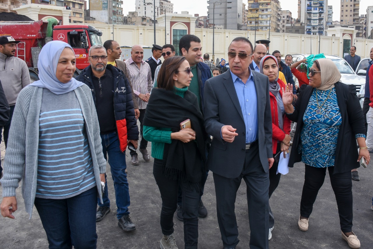 محافظ الإسكندرية يتفقد الأعمال والتجهيزات النهائية لمشروع تطوير وتخطيط ميدان محطة مصر (2)