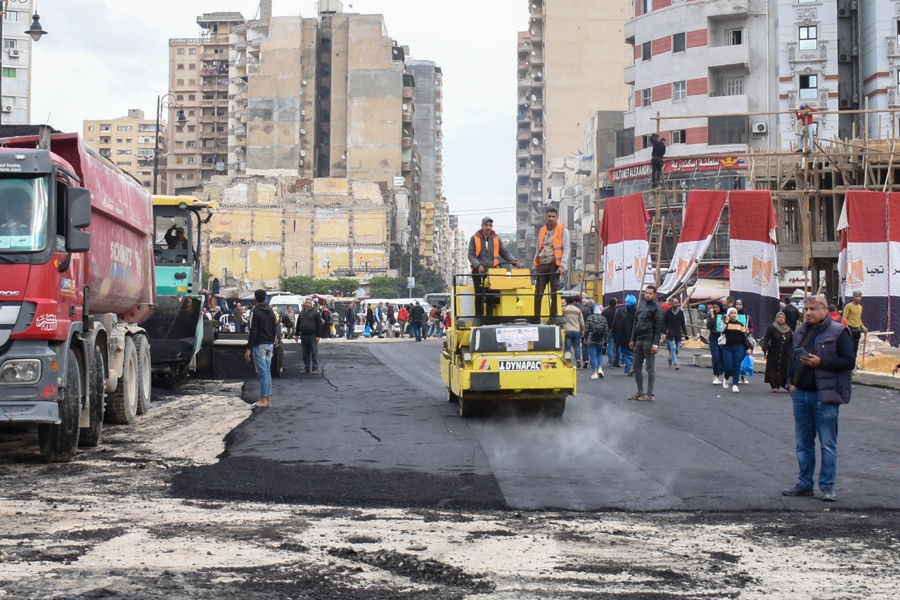 محافظ الإسكندرية يتفقد الأعمال والتجهيزات النهائية لمشروع تطوير وتخطيط ميدان محطة مصر (4)