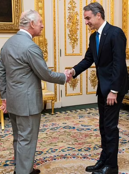 الملك تشارلز يستقبل رئيس وزراء اليونان