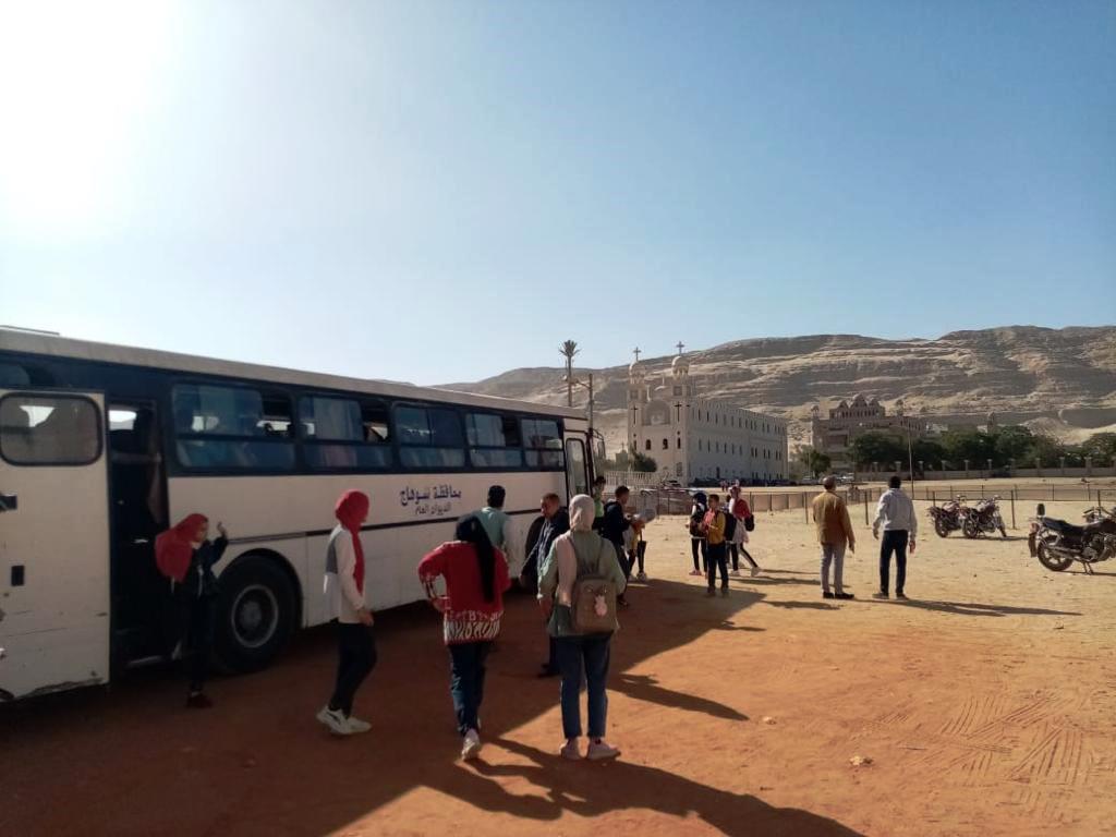 سوهاج تواصل تنظيم رحلات التوعية السياحية لطلاب المدارس (3)