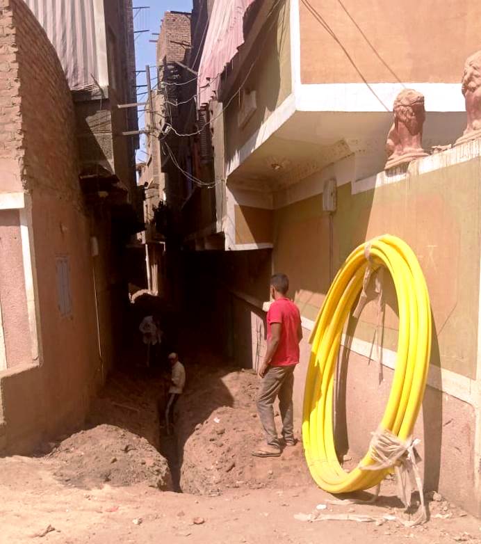 مد خطوط الغاز الطبيعي بقرية البطاخ بالمراغة (1)