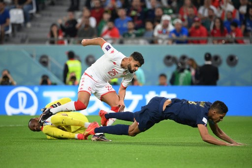 تونس ضد فرنسا (1)