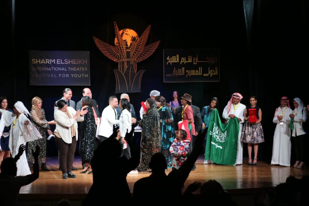 مهرجان شرم الشيخ للمسرح الشبابي يعلن جوائز مسابقاته الثلاثة بحفل الختام (6)