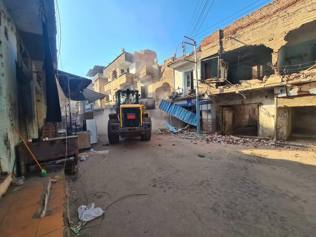  انهيار جزئي بأحد المنازل بمدينة نبروه (1)