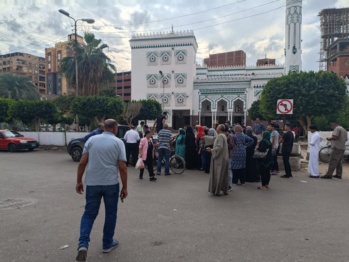 الدفع بسيارتين لبيع الأرز  (7)