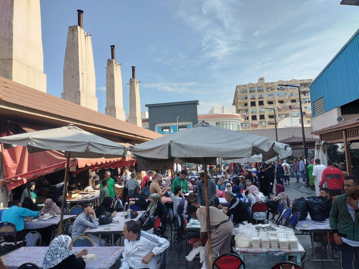 سوق الأسماك بحى العرب ملتقى للزائرين