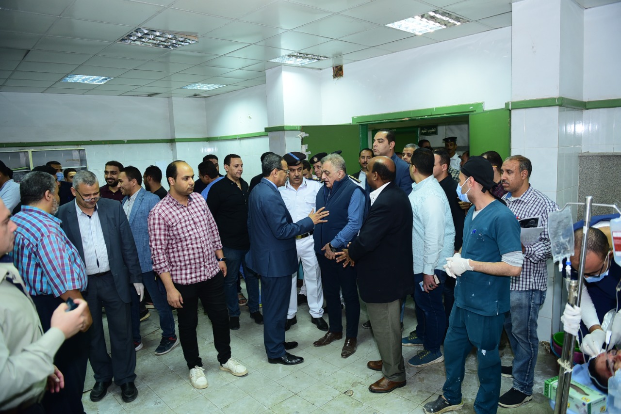 مدير أمن سوهاج يستمع لتقرير عن حالة المصابين