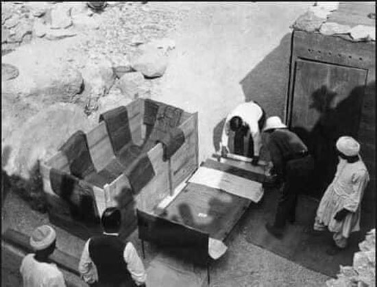 مقبرة الملك توت عنخ آمون (7)