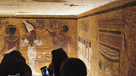 من-داخل-مقبرة-توت-عنخ-امون-(1)