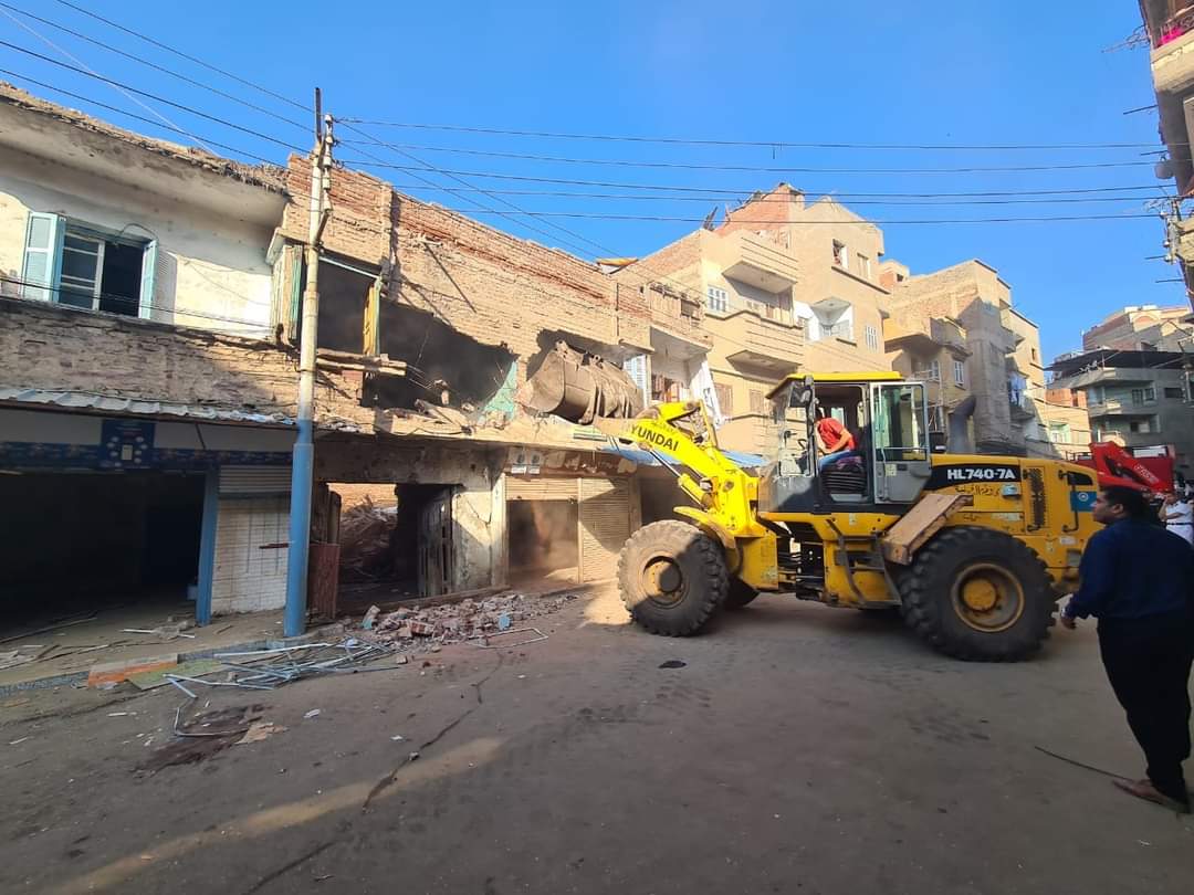  انهيار جزئي بأحد المنازل بمدينة نبروه (4)
