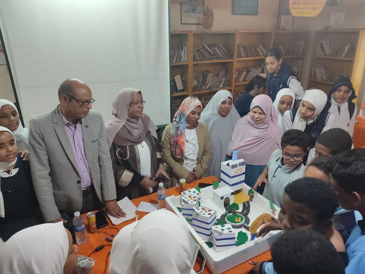 جانب من الورش الفنية جانب من الورش الفنية