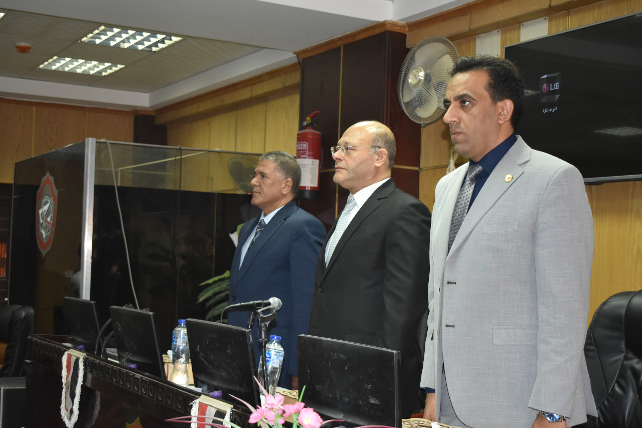 السلام الجمهوريى  فى الافتتاح