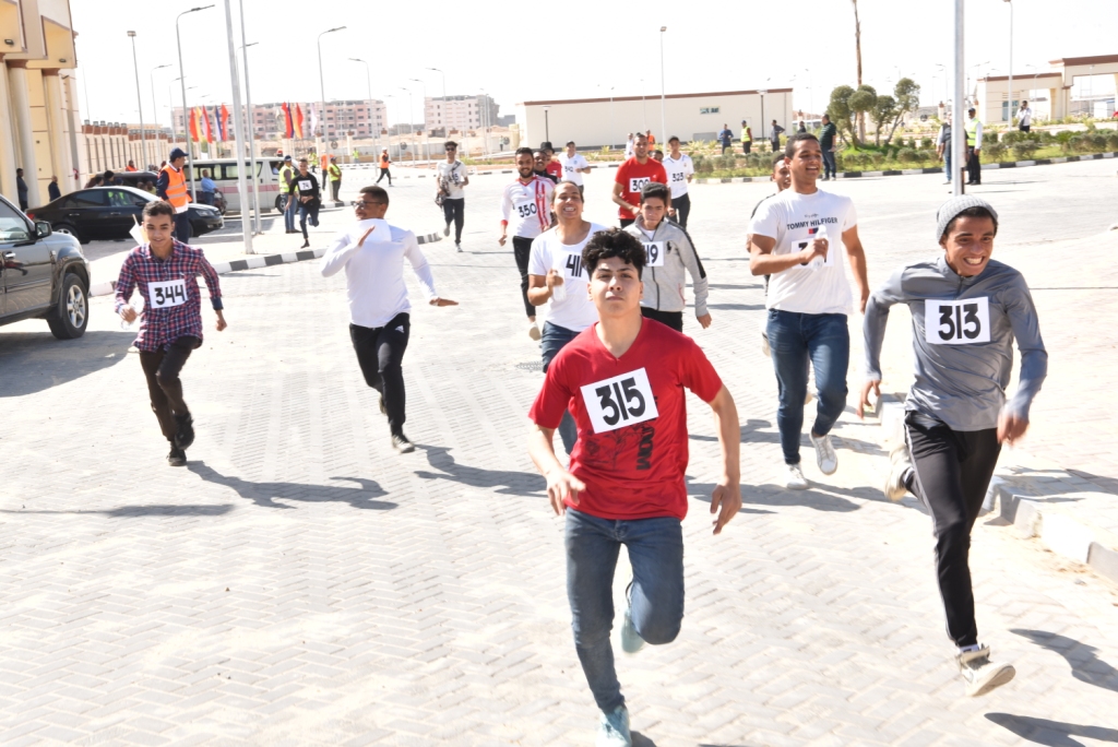 المتسابقون