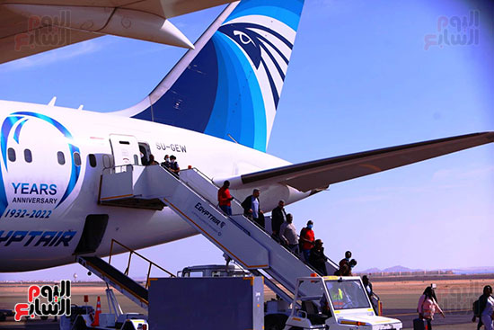 استقبال مطار شرم الشيخ للوفود الرسمية المشاركة فى قمة المناخ (19)