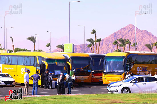 استقبال مطار شرم الشيخ للوفود الرسمية المشاركة فى قمة المناخ (36)