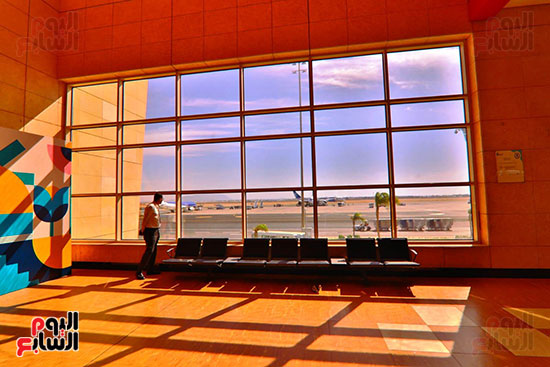 استقبال مطار شرم الشيخ للوفود الرسمية المشاركة فى قمة المناخ (20)