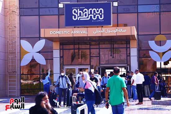 استقبال مطار شرم الشيخ للوفود الرسمية المشاركة فى قمة المناخ (30)