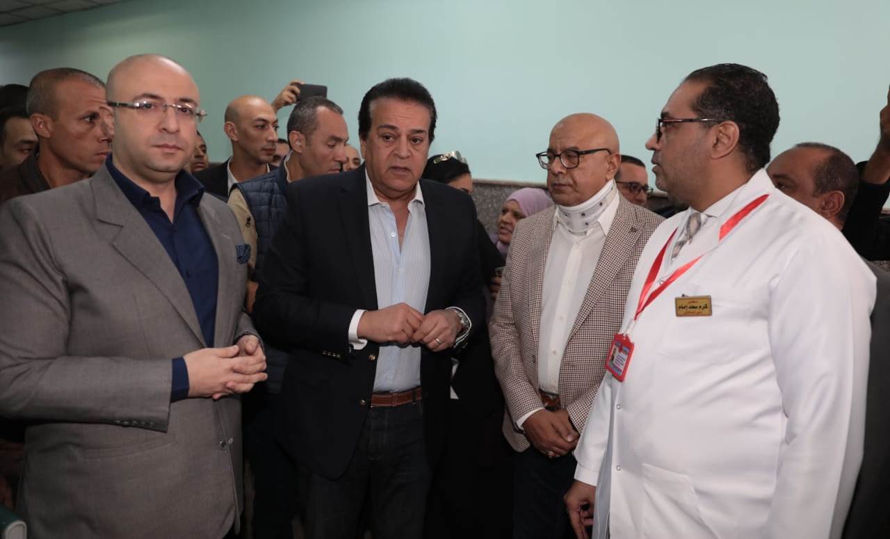 وزير الصحة ومحافظ بني سويف يتفقدان مستشفى الواسطى المركزى
