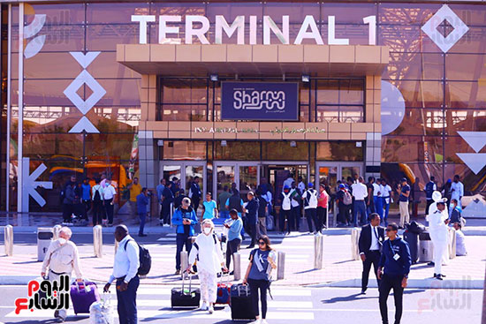 استقبال مطار شرم الشيخ للوفود الرسمية المشاركة فى قمة المناخ (33)