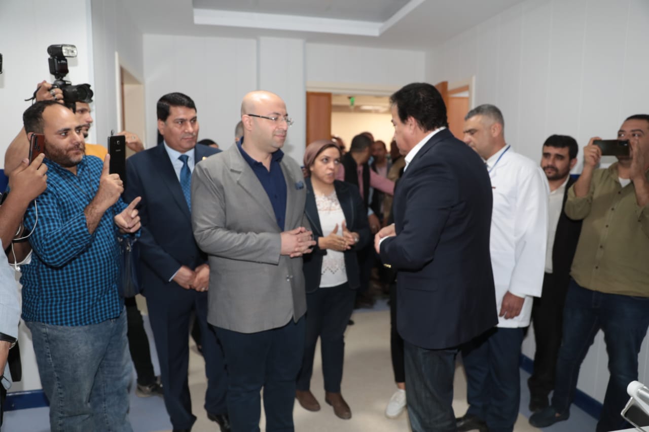 وزير الصحة ومحافظ بنى سويف يتفقدان مستشفى اهناسيا  (4)