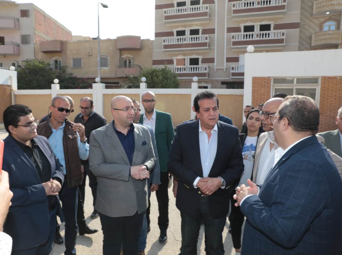 وزير الصحة ومحافظ بنى سويف(1)