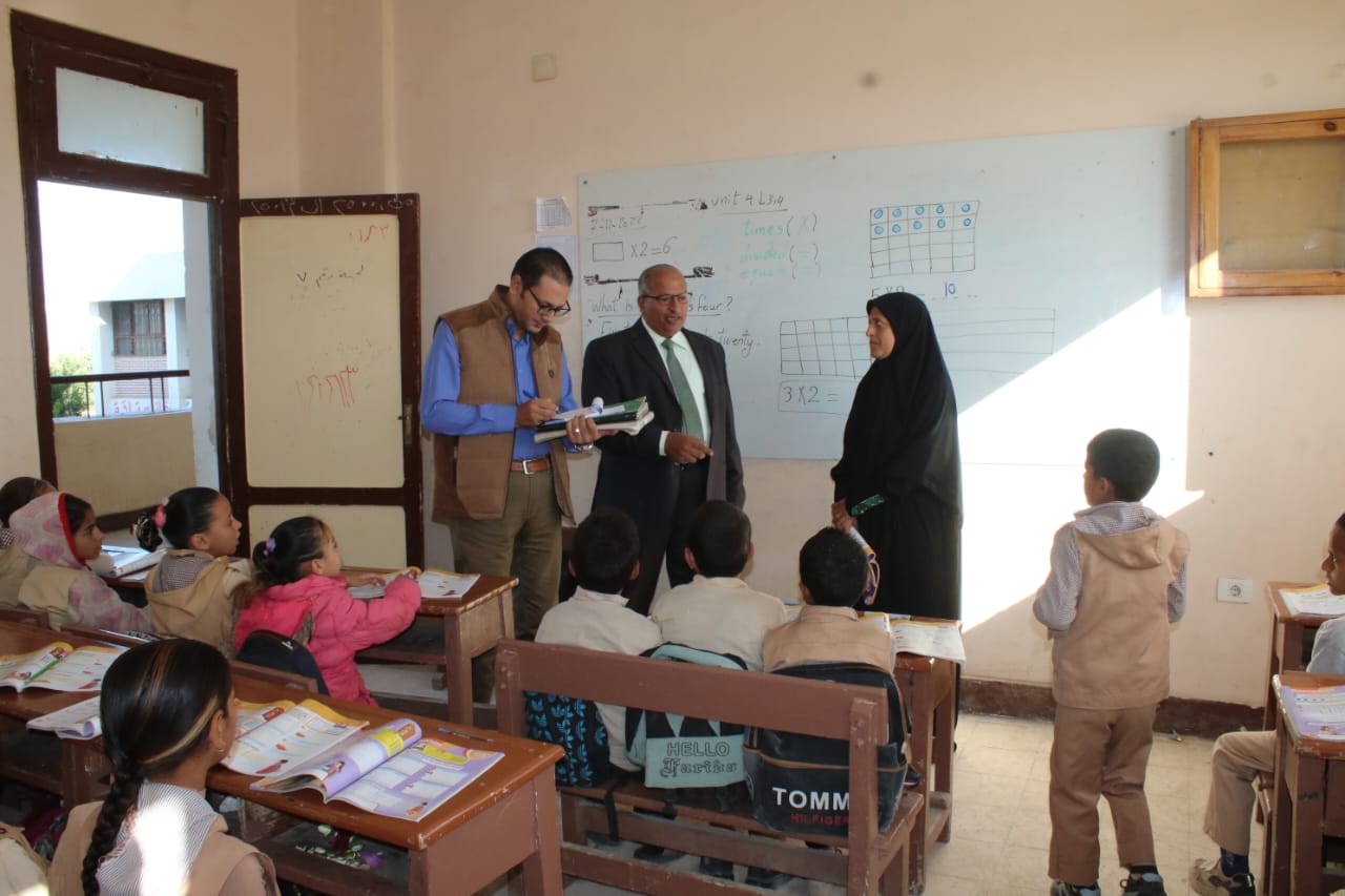 إحالة إدارة مدرسة للتحقيق بسبب عدم الانضباط والتقصير في العمل ببنى سويف (2)