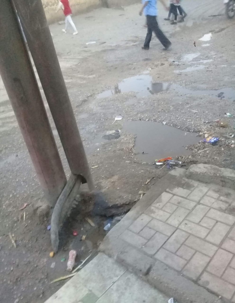 تسريب مياه بجوار كشك كهرباء