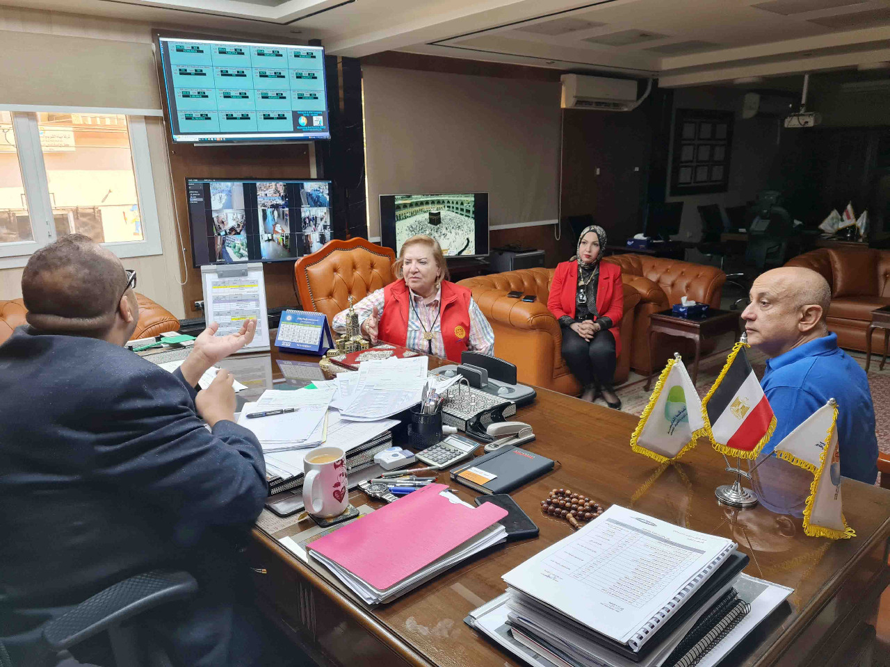   تفقد مشروعات وصلات المياه بقرية الصلعا  (2)