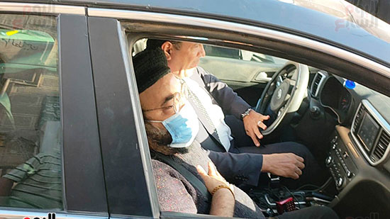 انهيار-ابو-الليف-في-تشيع-جثمان-شقيقة