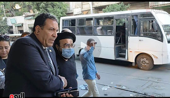 ابو-الليف-خلال-جنازة-شقيقة