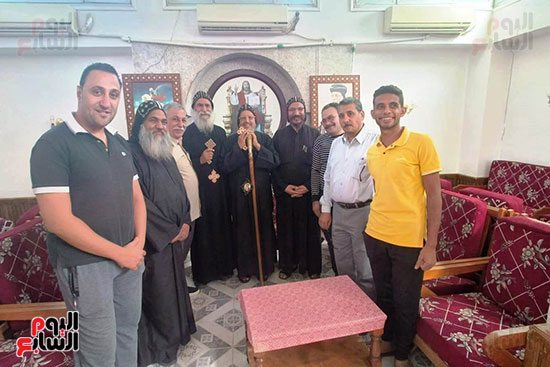 تجهيزات دير مارجرجس بجبل الرزيقات قبل بدء الاحتفالات (3)