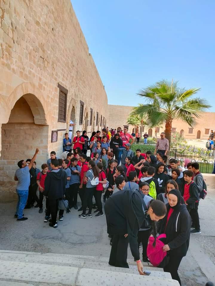 طلاب المدارس لزيارة قلعة قايتباي الأثرية