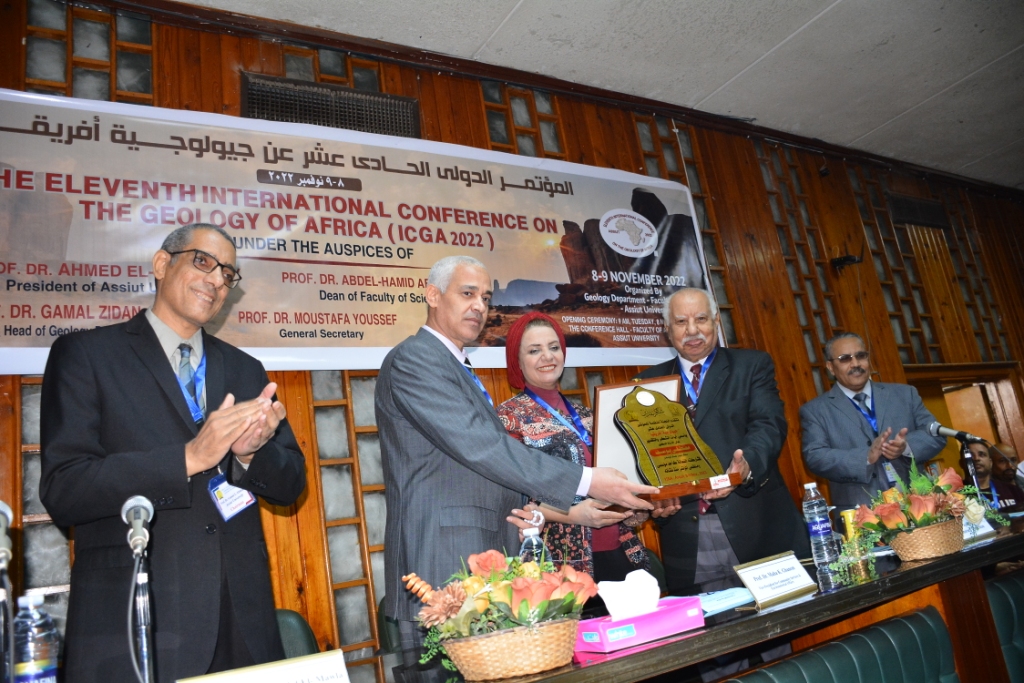 جامعة أسيوط تشهد افتتاح المؤتمر الدولى الحادى عشر عن جيولوجيا أفريقيا (1)