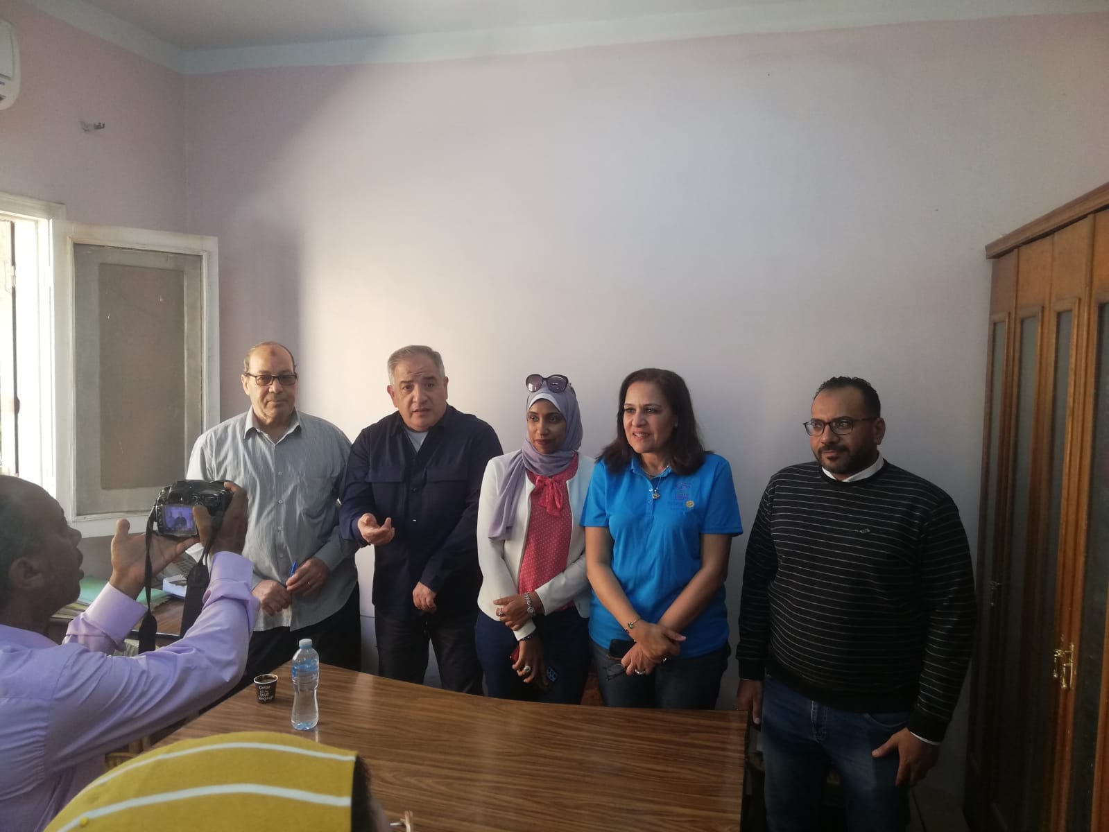 قافلة طبية من خبراء أجانب للكشف على أمراض العيون قافلة طبية من خبراء أجانب للكشف على أمراض العيون