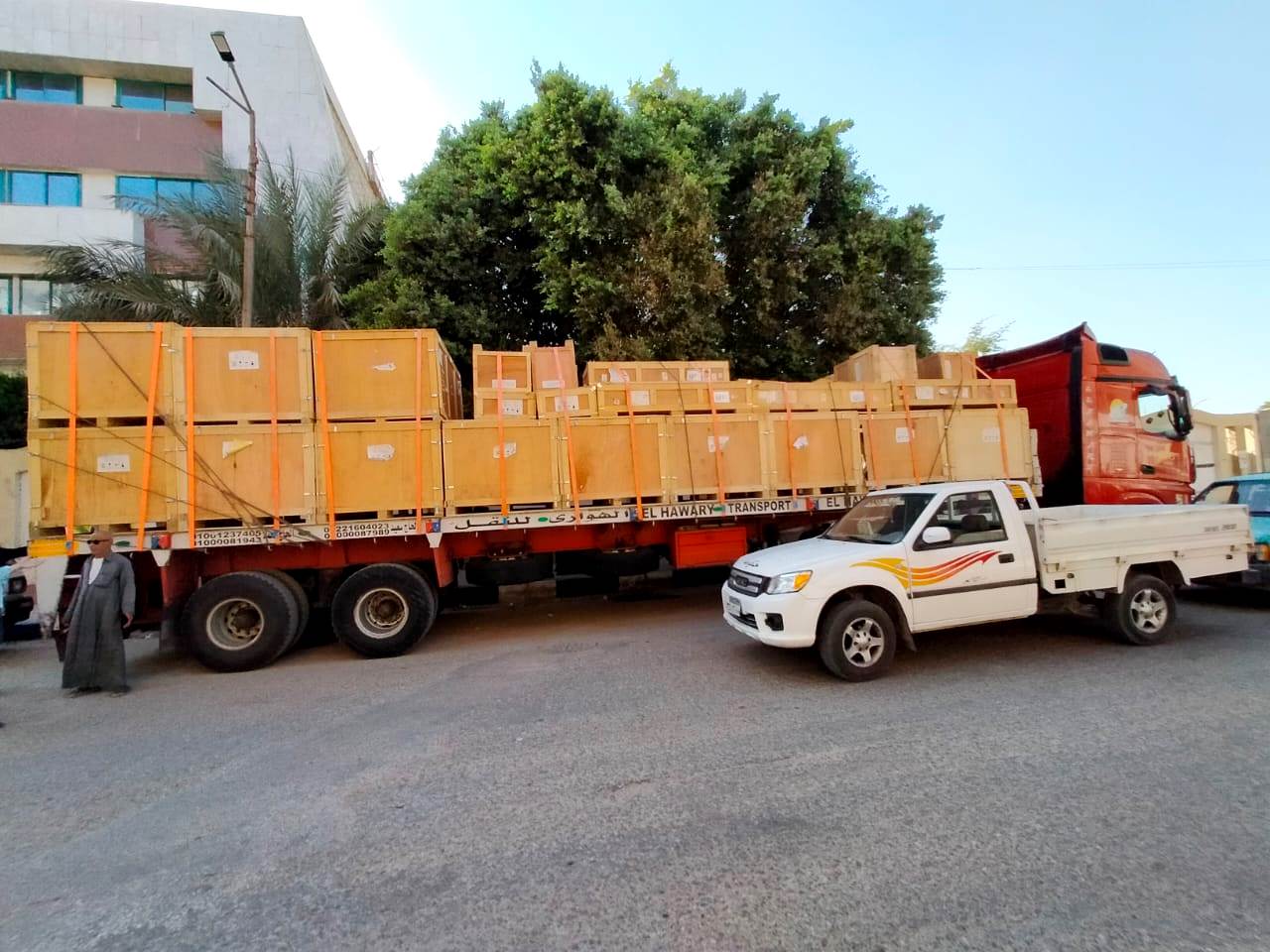 وصول أجهزة الأشعة محافظة سوهاج  (2)