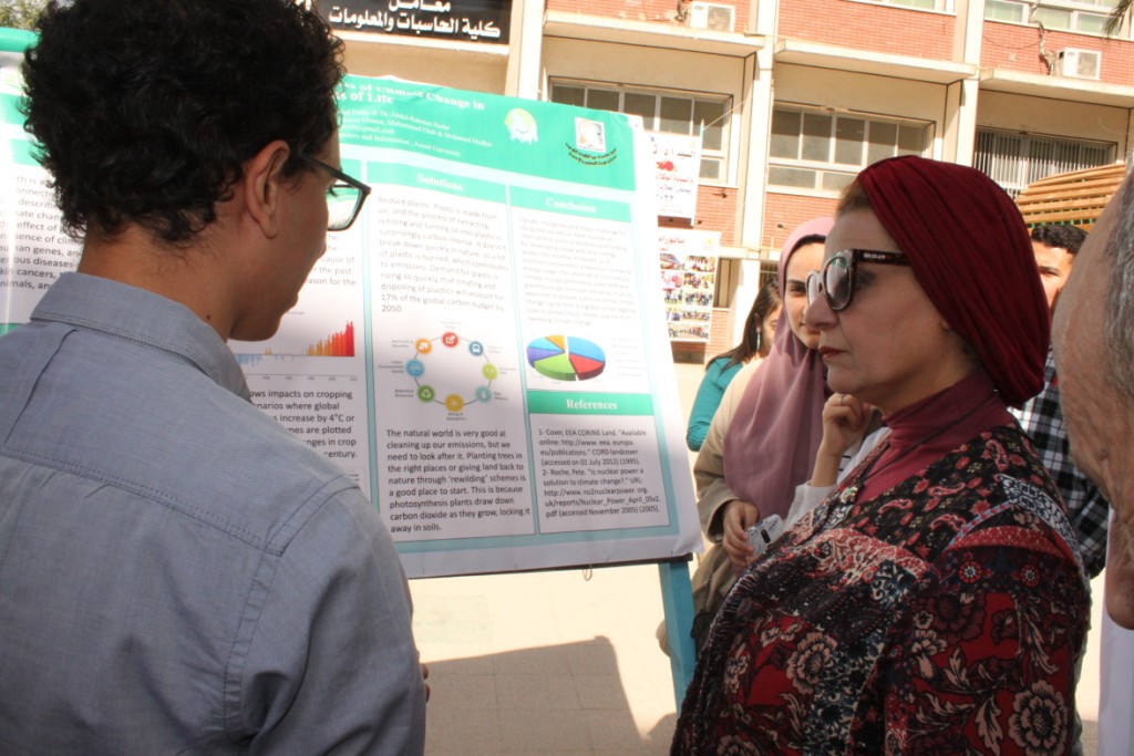 خلال زيارة نائب رئيس الجامعة (1)