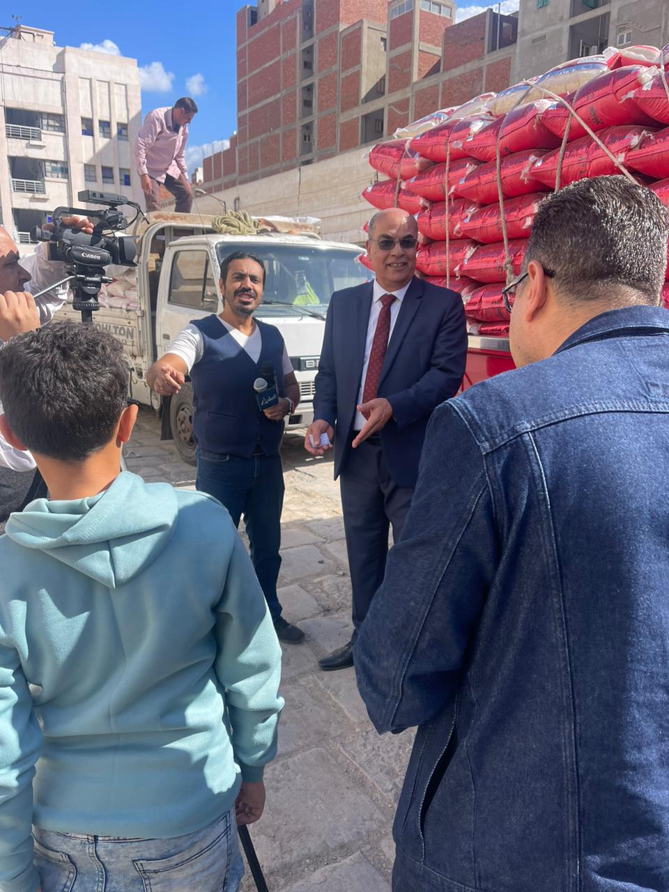 توزيع 80 طن أرز بالمنصورة وطلخا واجا  والسنبلاوين وبلقاس بسعر 12 جنية للكيلو (2)