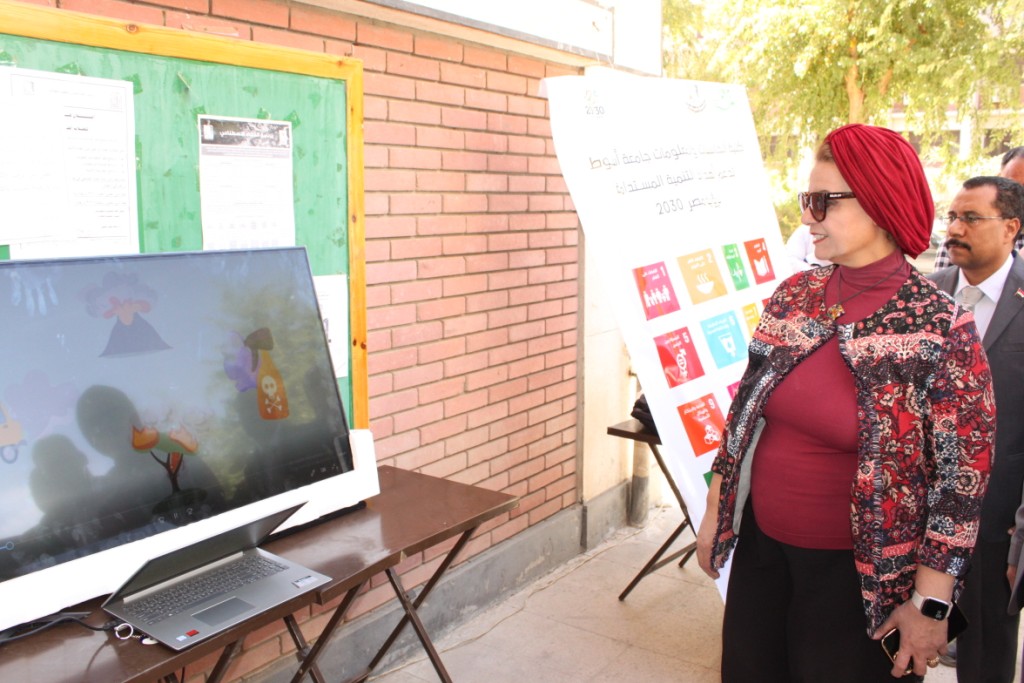 جانب من المعرض (1)