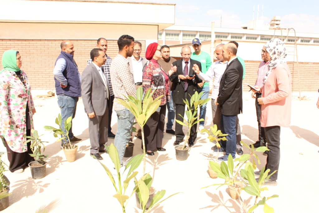 جانب من زيارة نائيب رئس الجامعة  (3)