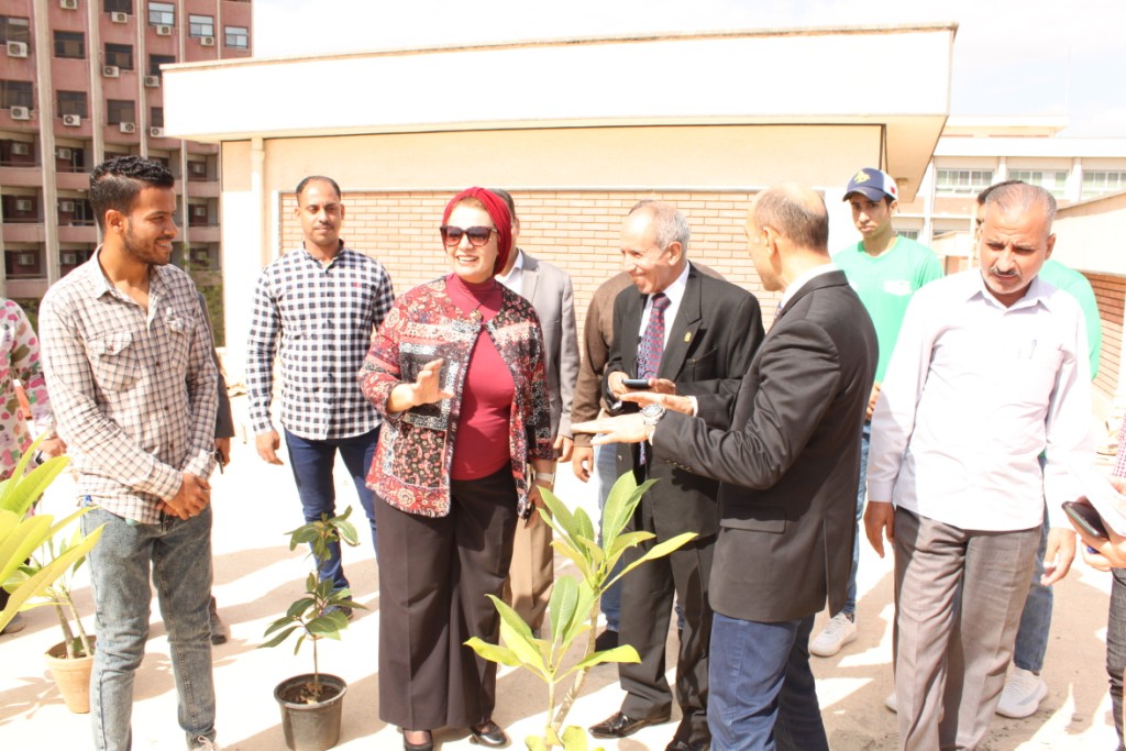 جانب من زيارة نائيب رئس الجامعة  (2)