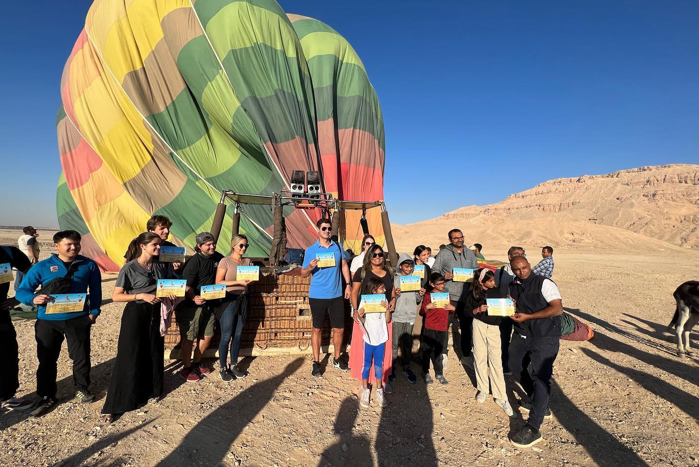 الأفواج السياحية فى رحلات البالون بالأقصر الأفواج السياحية فى رحلات البالون بالأقصر