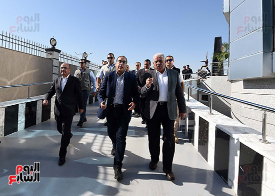 بدء زيارة رئيس الوزراء الى محافظة السويس مبنى المحقظة والمركز النوكنولجي (21)