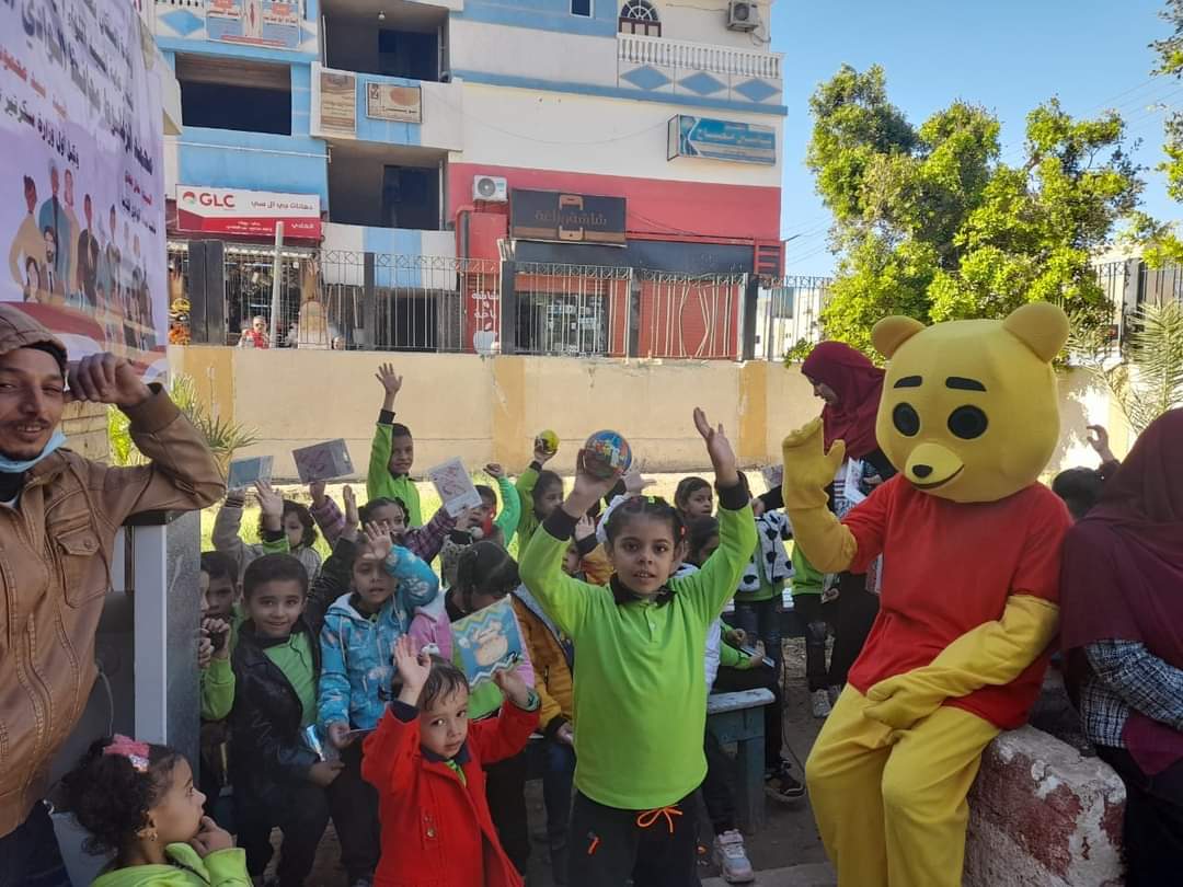 مسرح عرائس وهدايا عينية للاطفال فى أول أيام حملة التطعيم ضد شلل الاطفال بالوادى الجديد (7)
