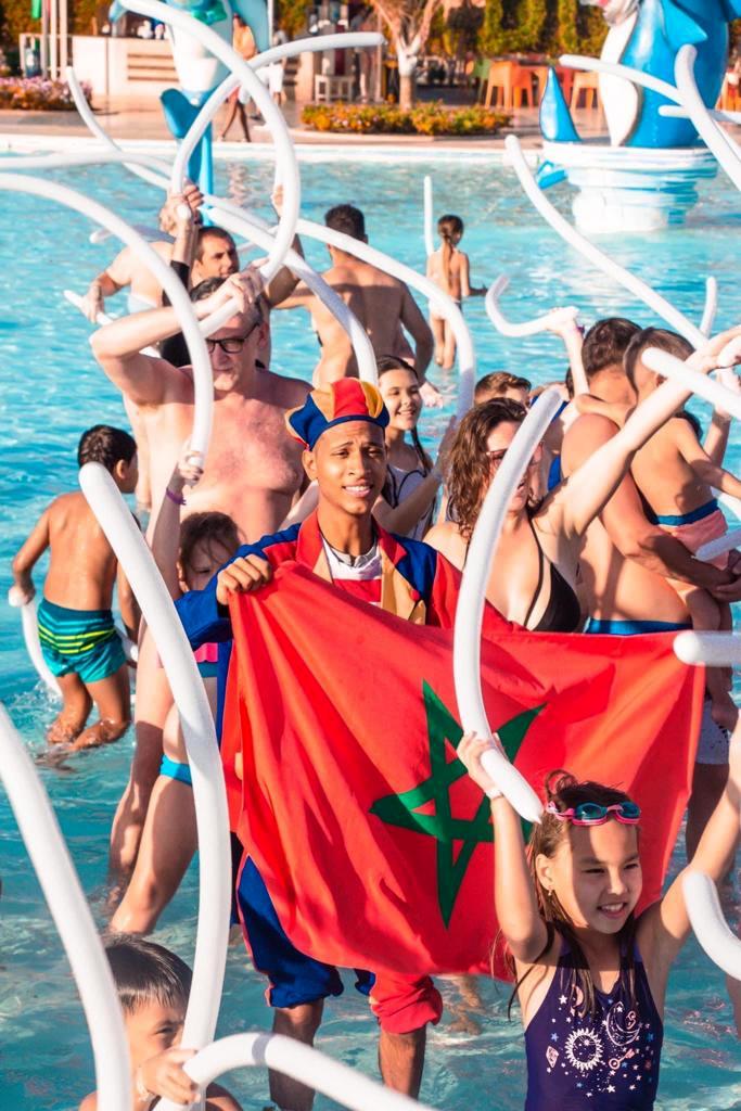 فقرات فنية باعلام المغرب بعد فوزه على البرتغال